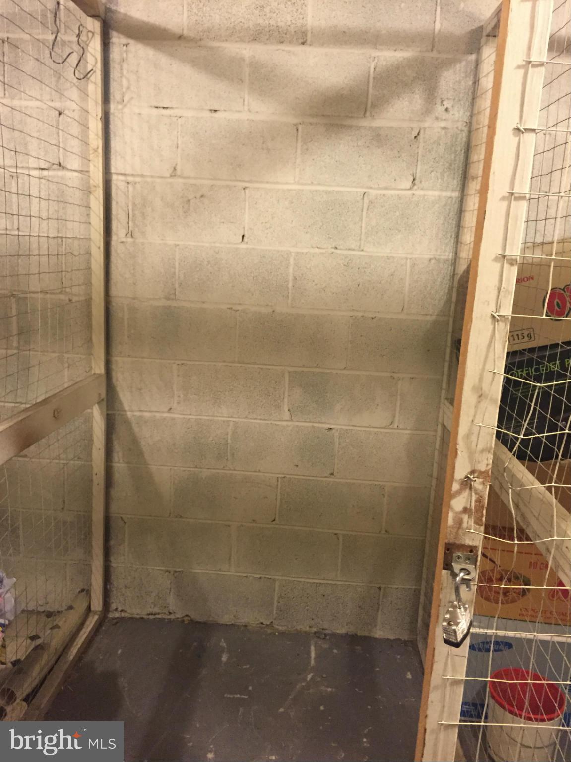 IVYMOUNT COURT - Residential Lease