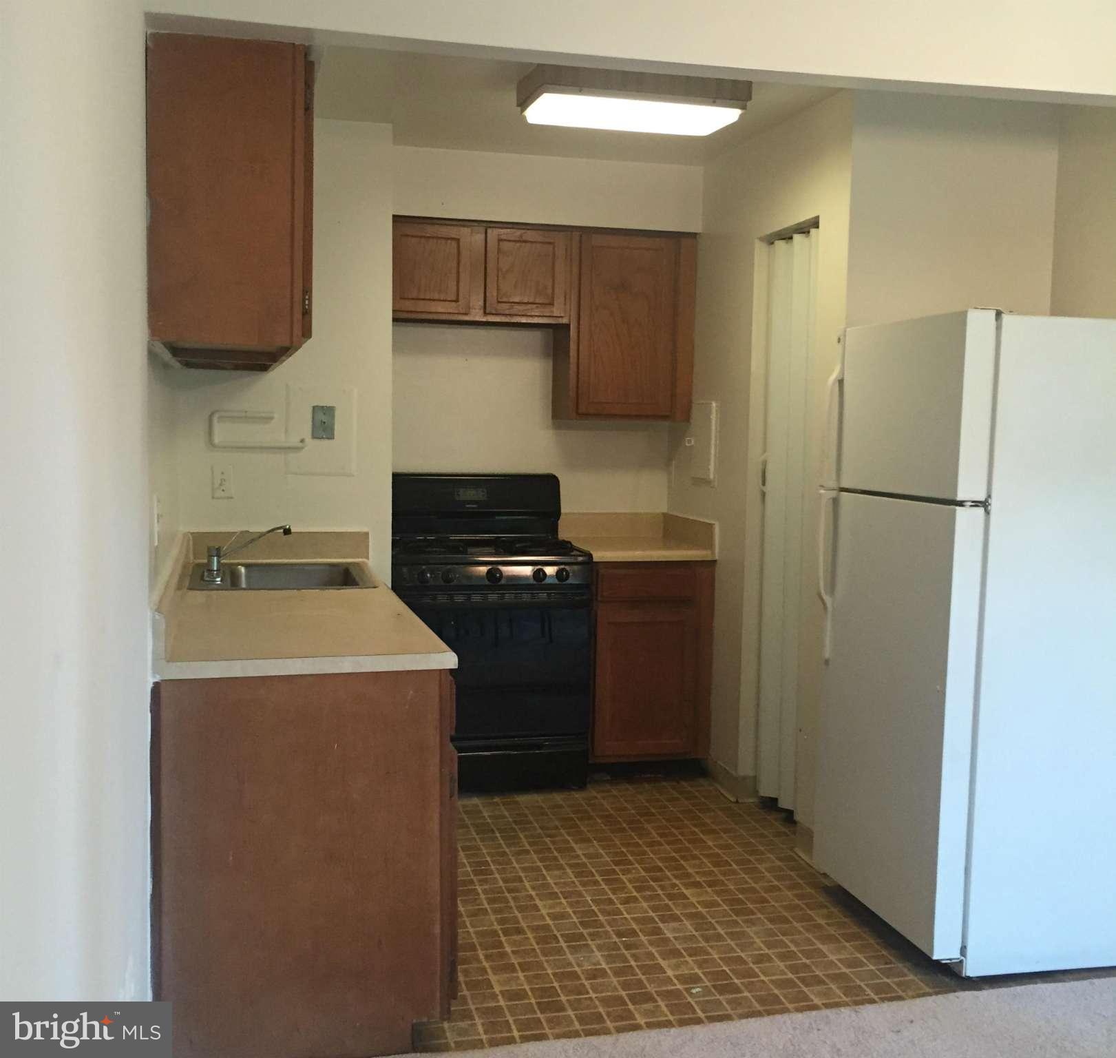 IVYMOUNT COURT - Residential Lease