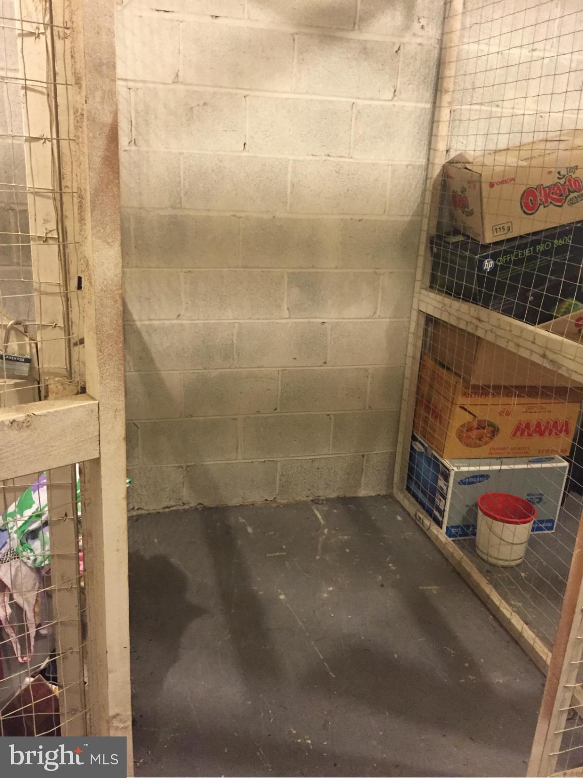 IVYMOUNT COURT - Residential Lease