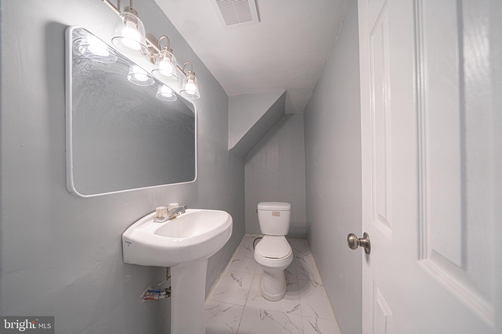 LAWNCREST - Residential