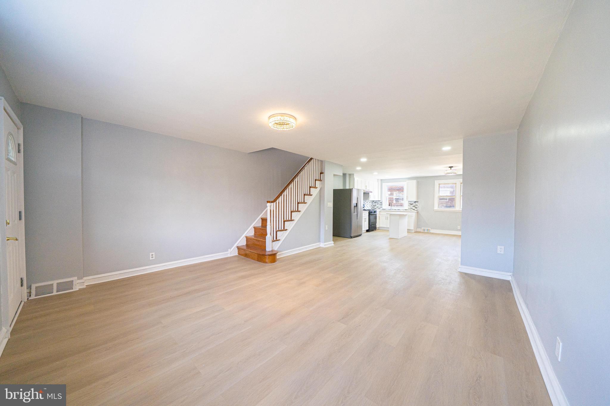 LAWNCREST - Residential