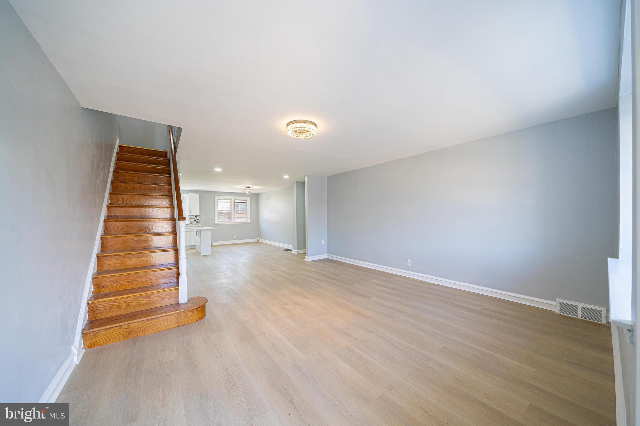 LAWNCREST - Residential