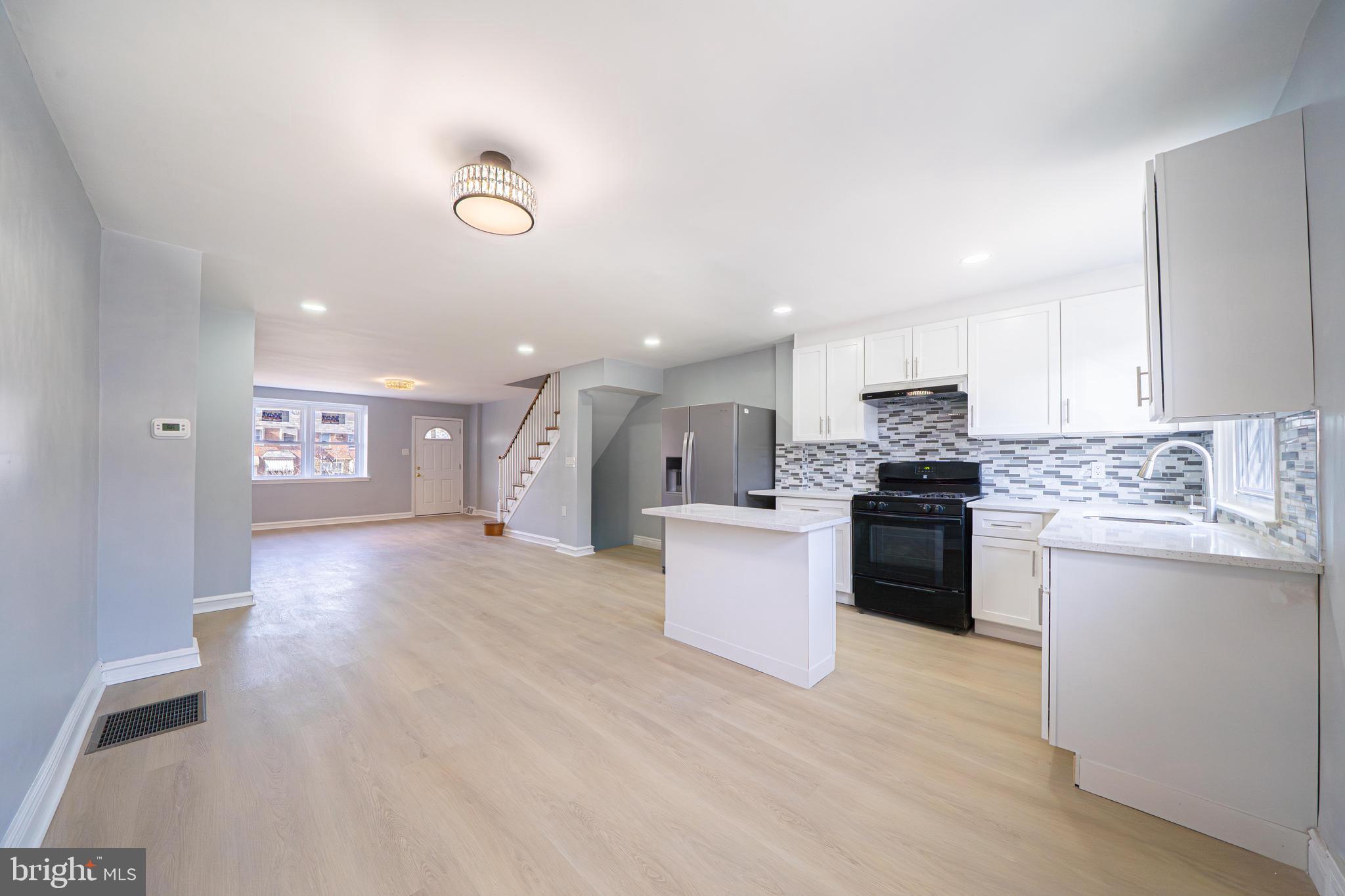 LAWNCREST - Residential