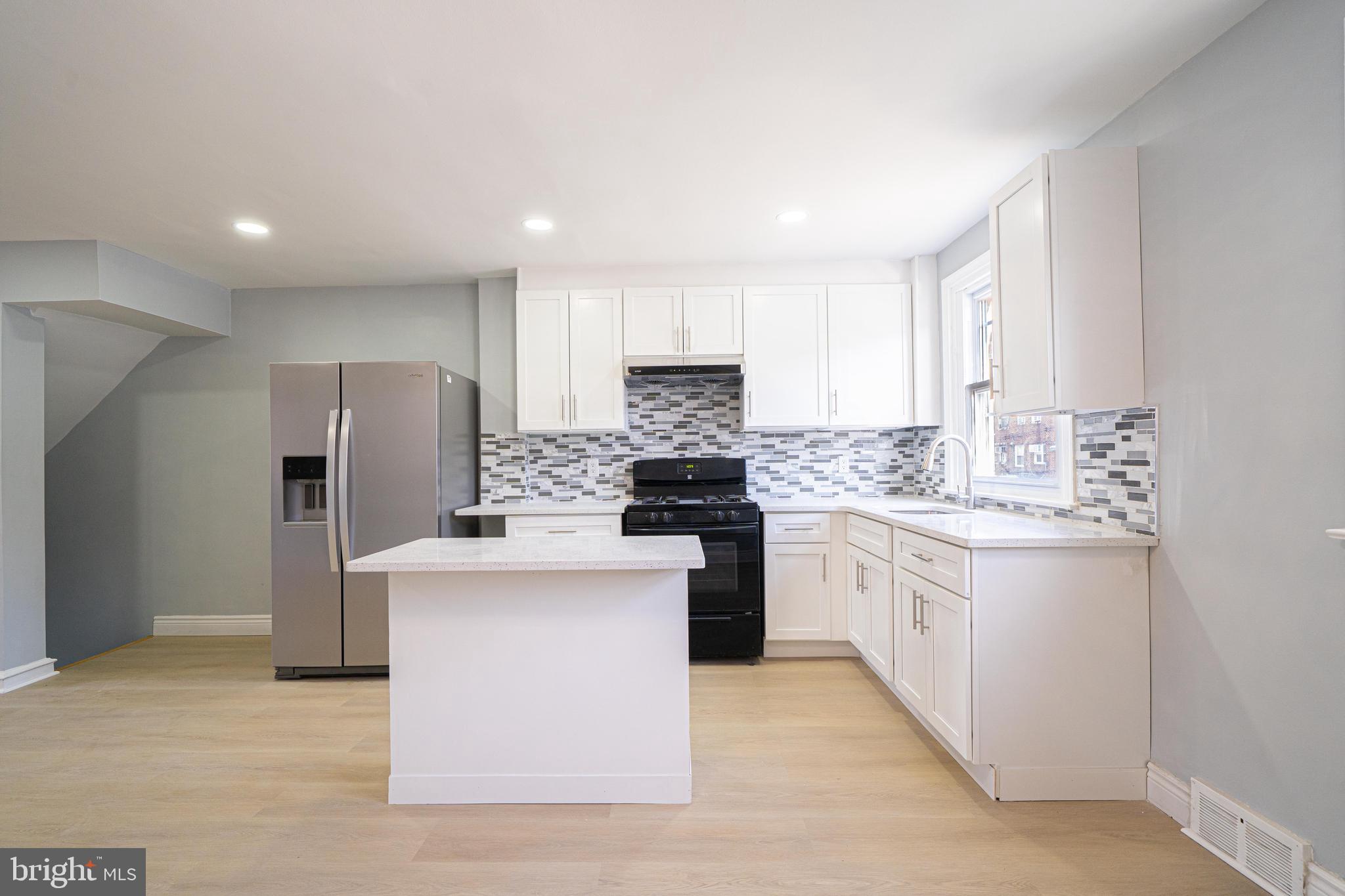 LAWNCREST - Residential