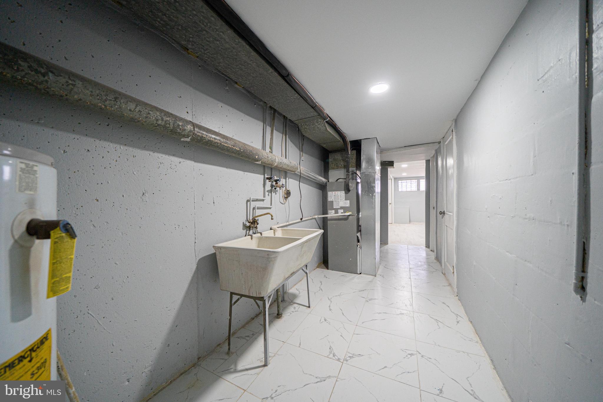 LAWNCREST - Residential