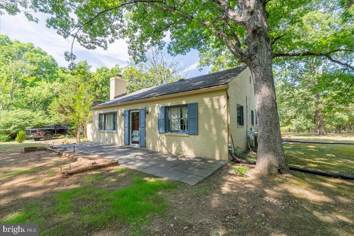 DARNESTOWN OUTSIDE - Residential