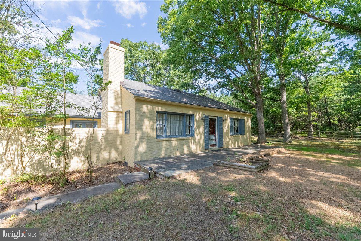 DARNESTOWN OUTSIDE - Residential