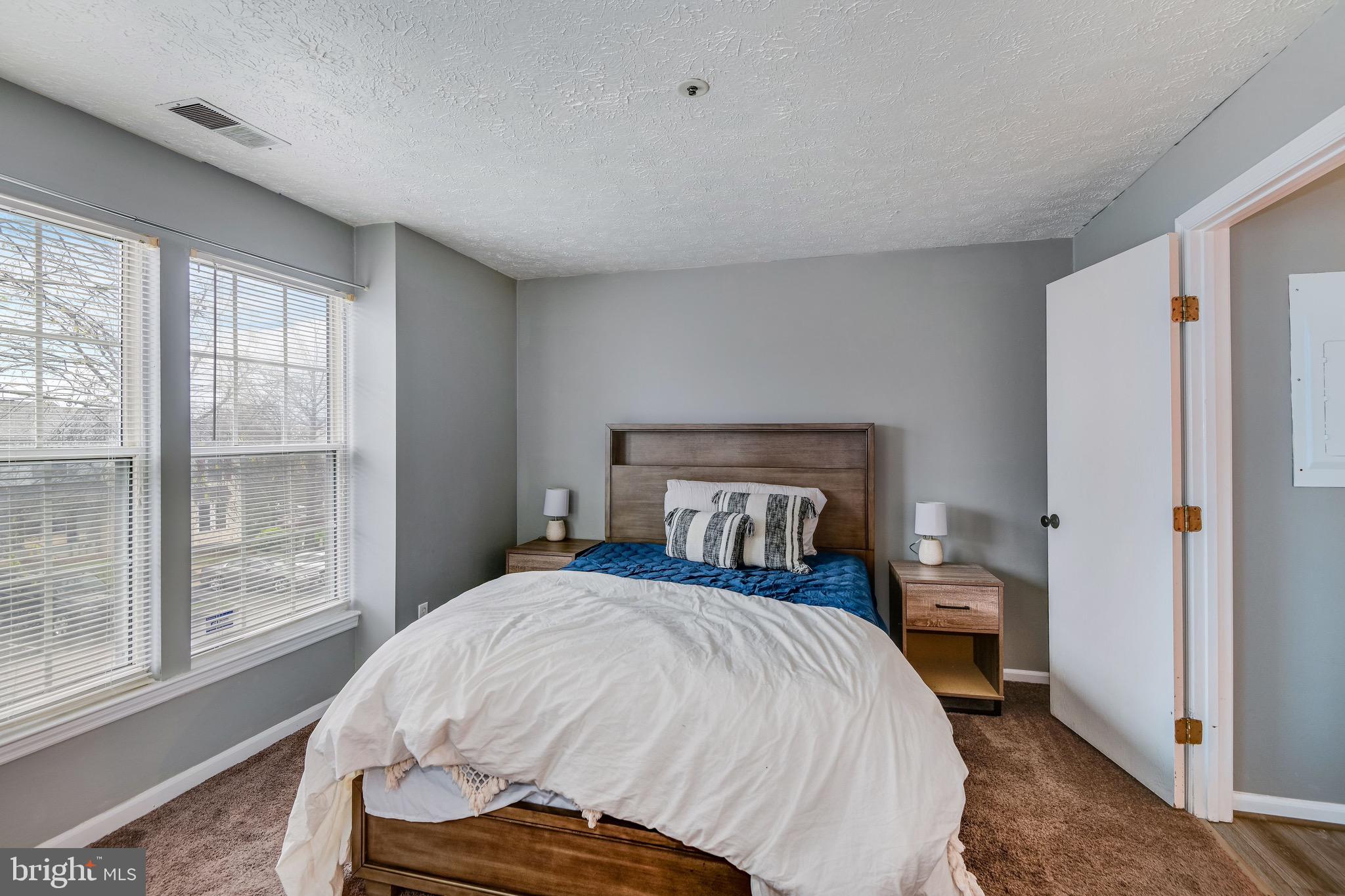 ROCKBURN COMMONS II - Residential