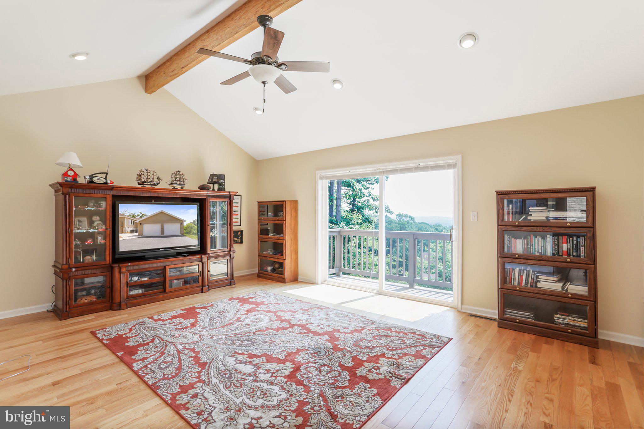 THE WOODS - Residential