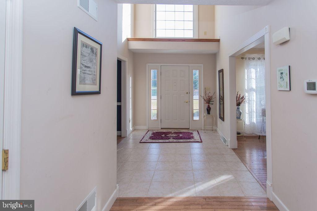 COUNTRY LANE - Residential