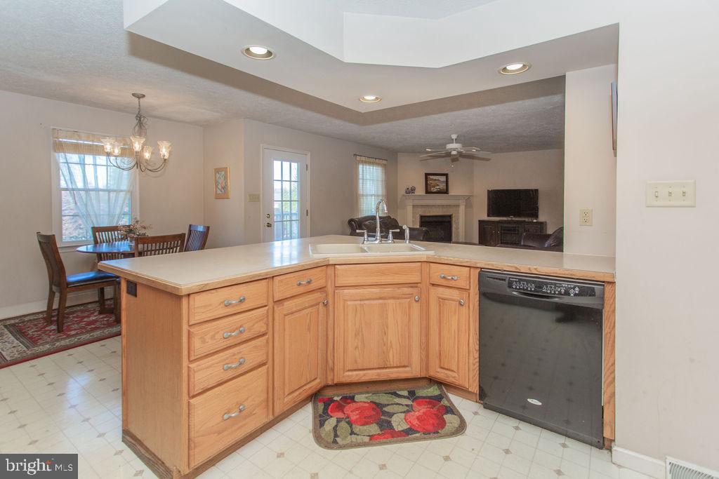COUNTRY LANE - Residential