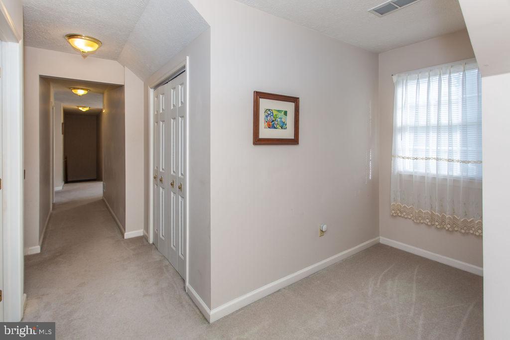 COUNTRY LANE - Residential