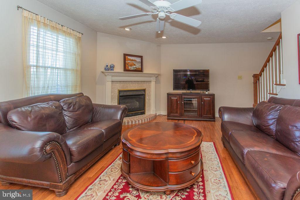 COUNTRY LANE - Residential