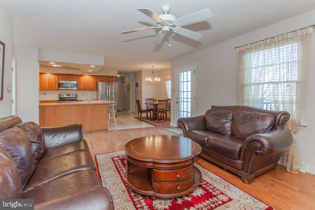 COUNTRY LANE - Residential