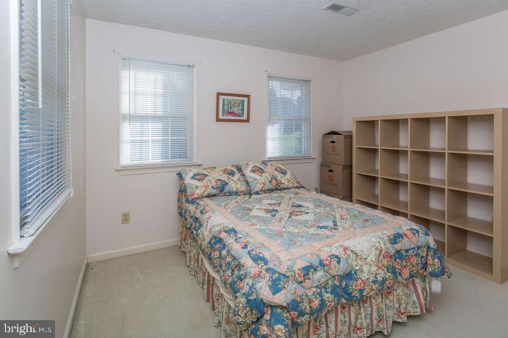 COUNTRY LANE - Residential