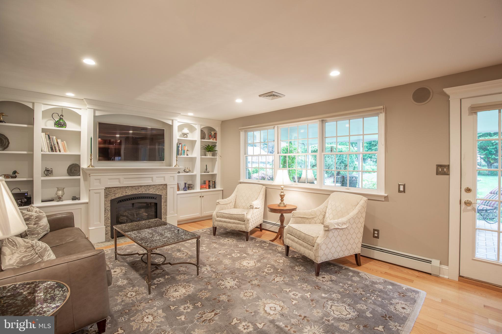 OAK HILL - Residential