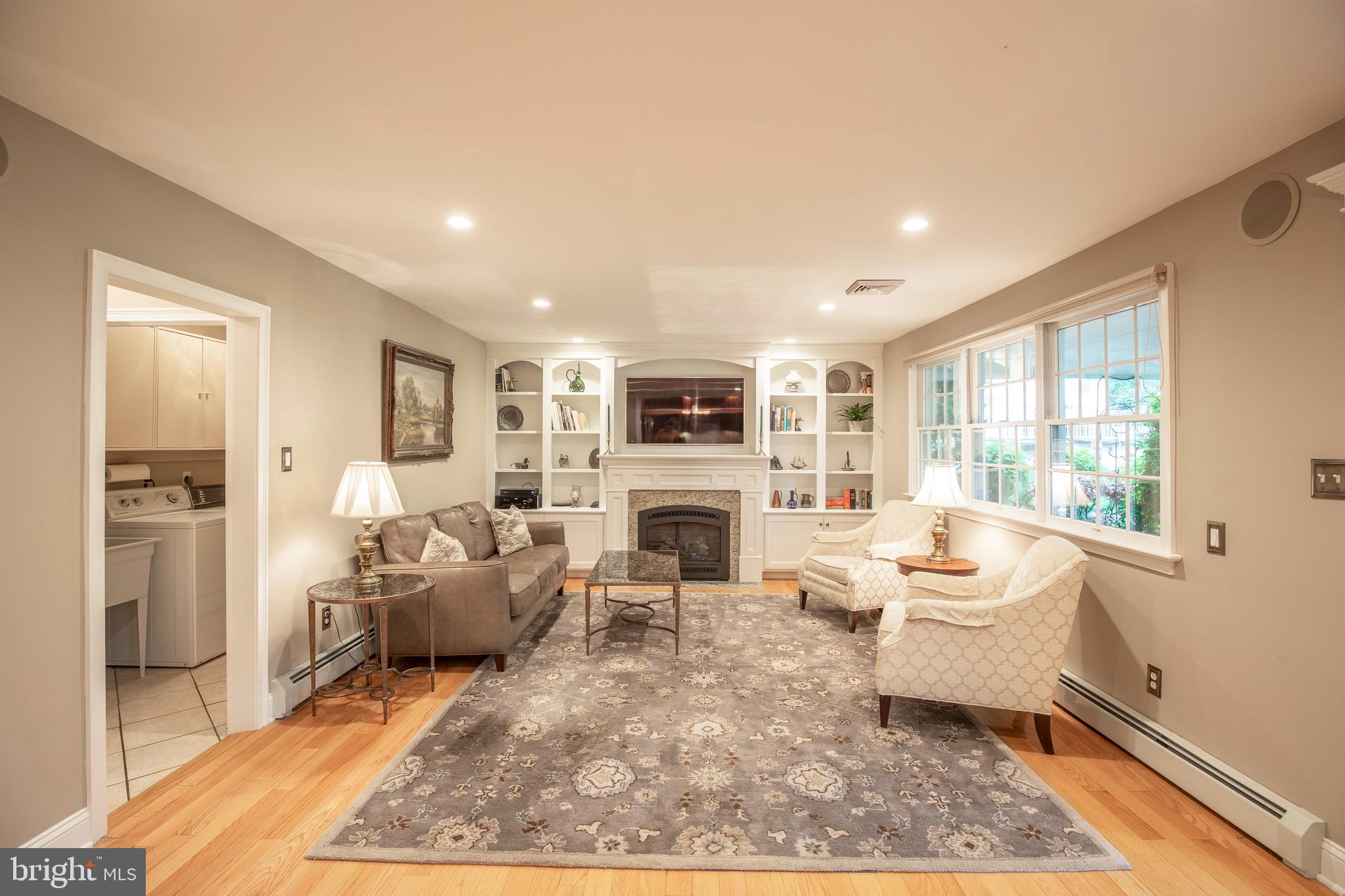 OAK HILL - Residential