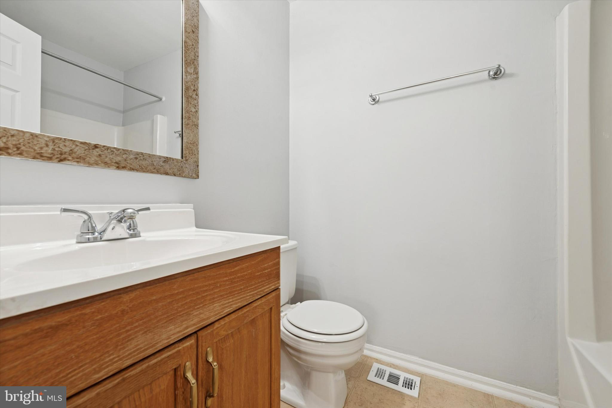 COVENTRY VILLAGE - Residential Lease