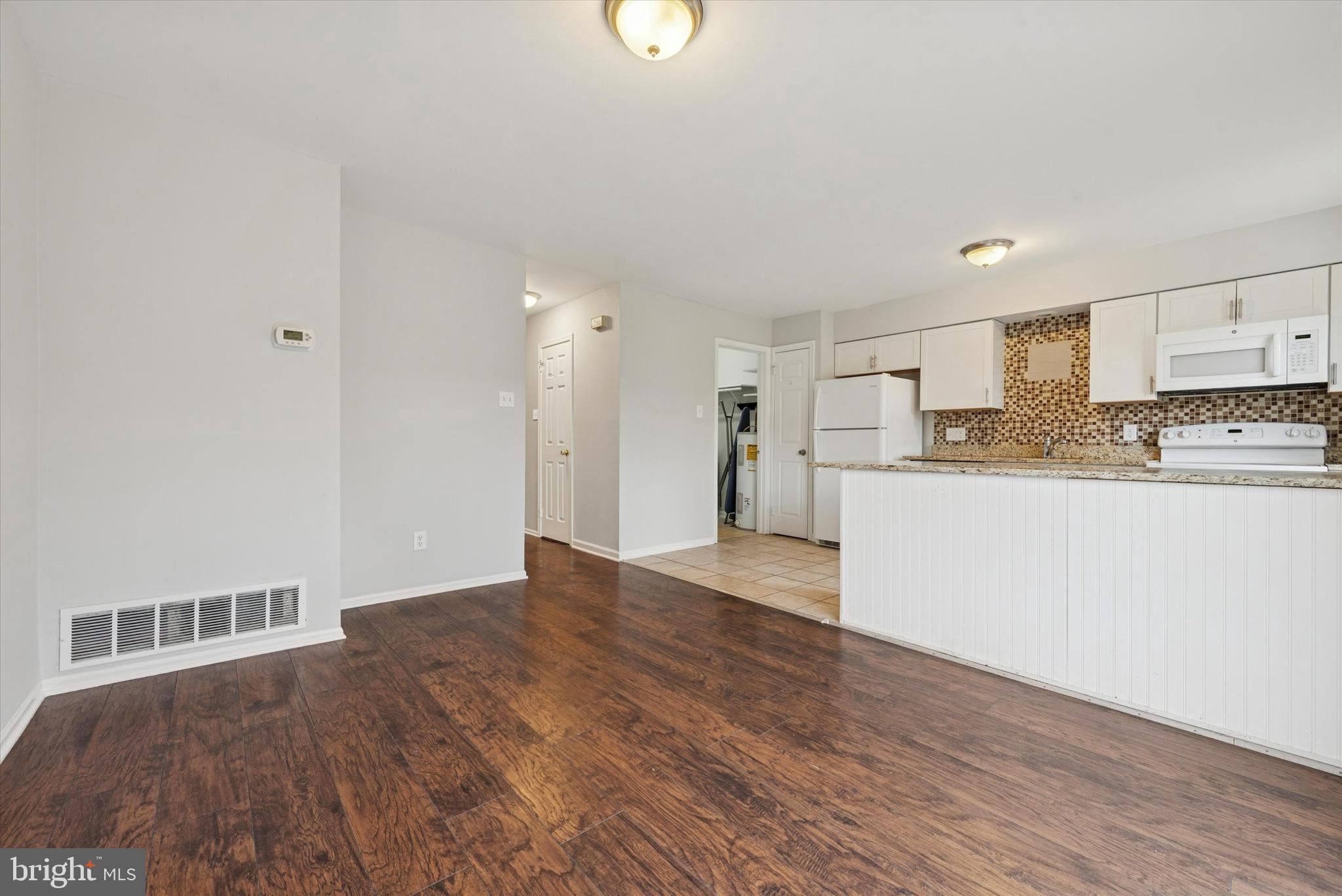 COVENTRY VILLAGE - Residential Lease