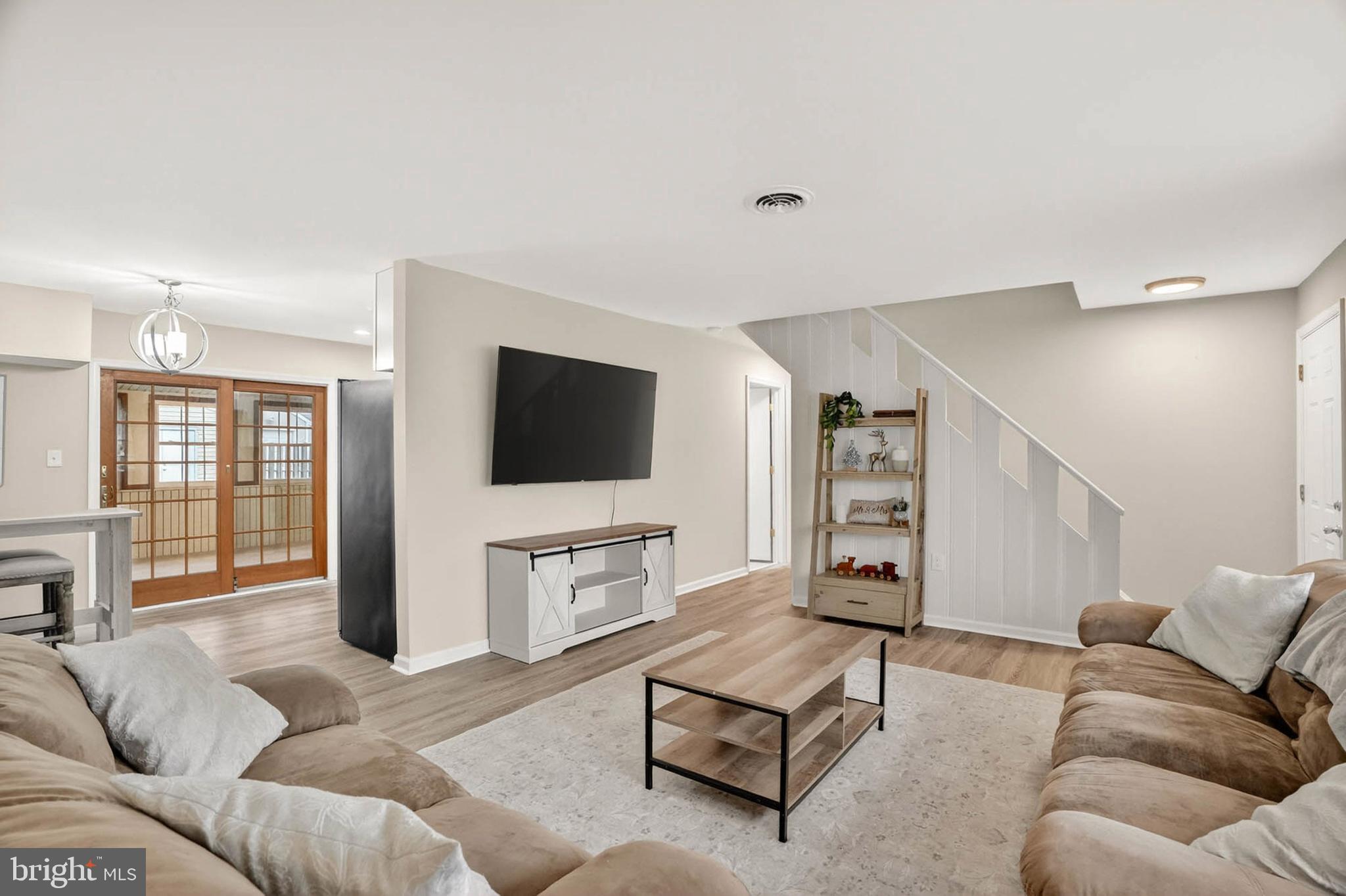 11 COUNTRY CLUB DRIVE