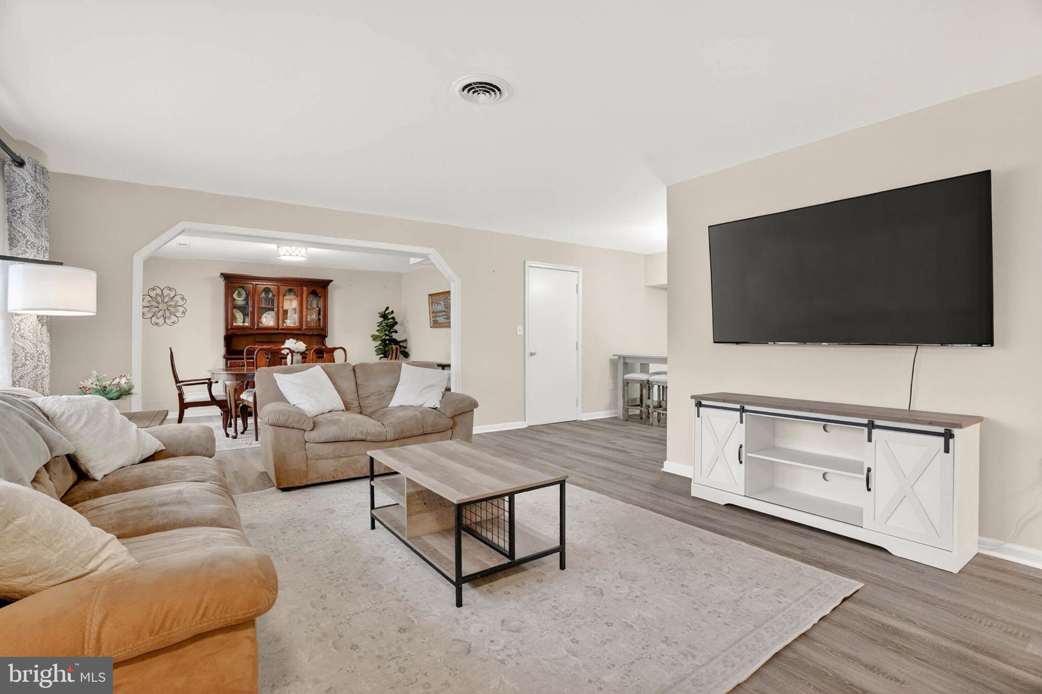 11 COUNTRY CLUB DRIVE