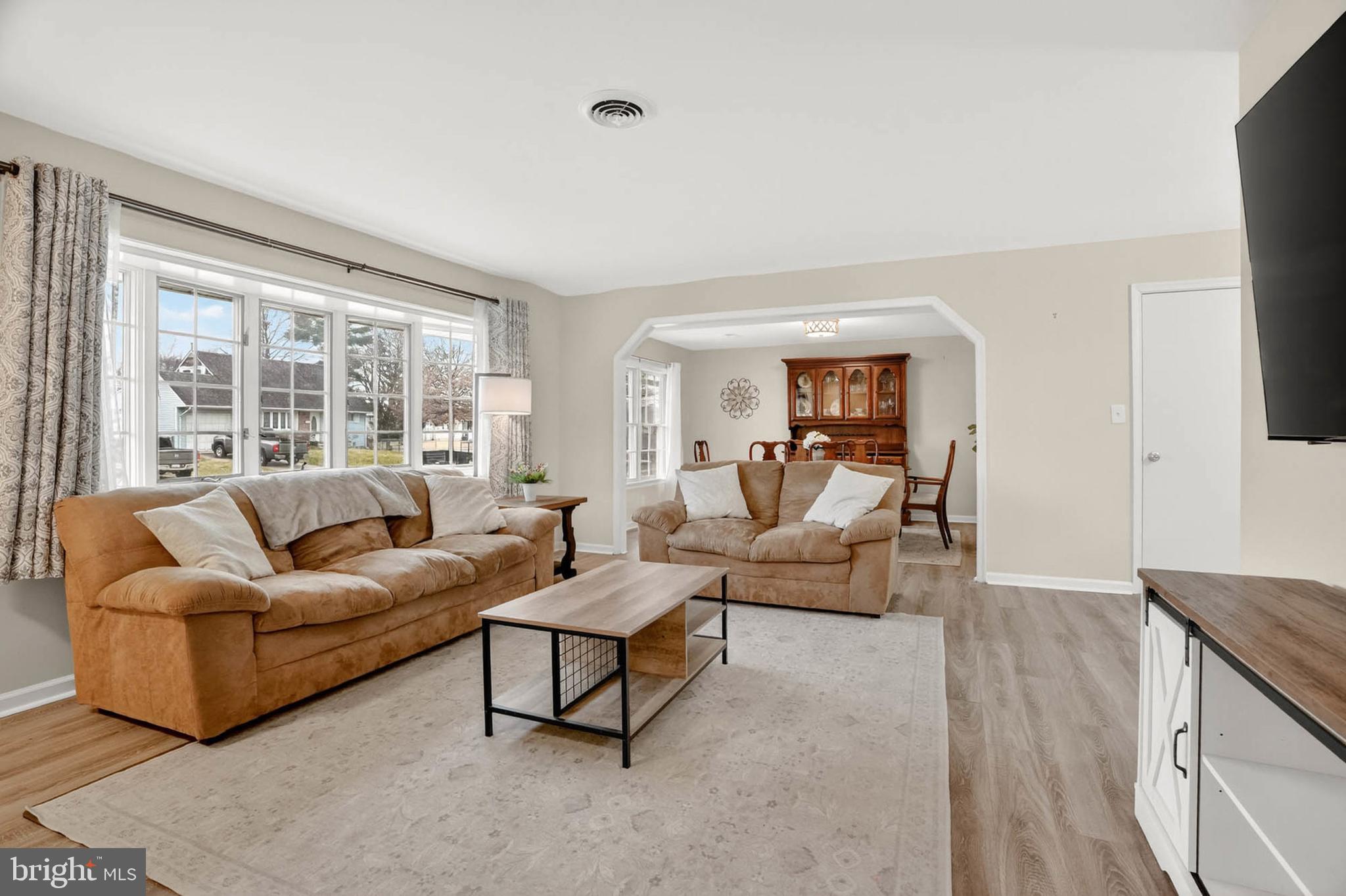 11 COUNTRY CLUB DRIVE