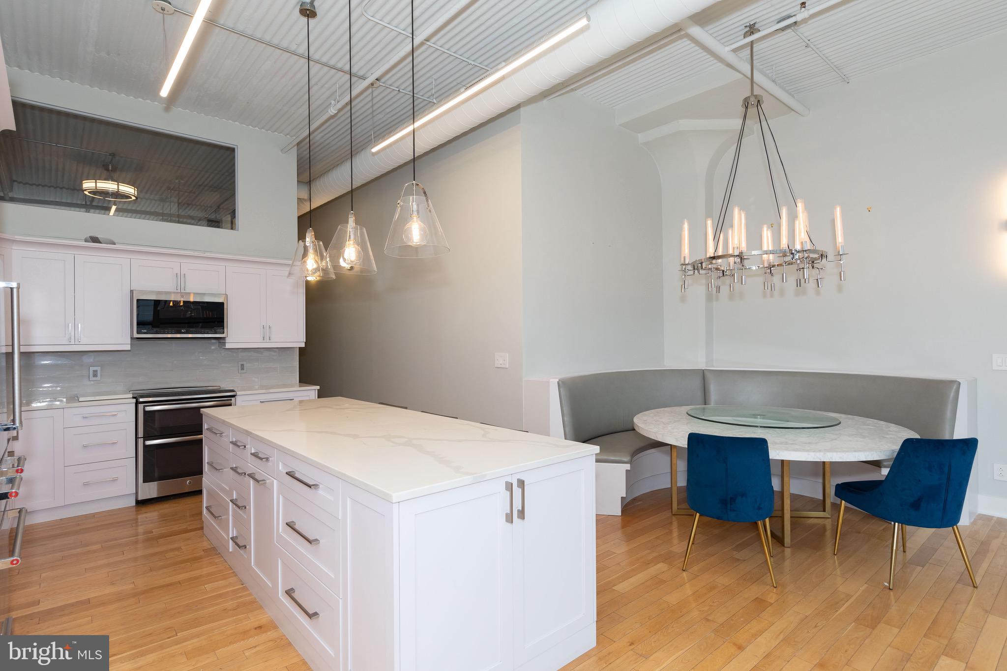 LOGAN SQUARE - Residential Lease