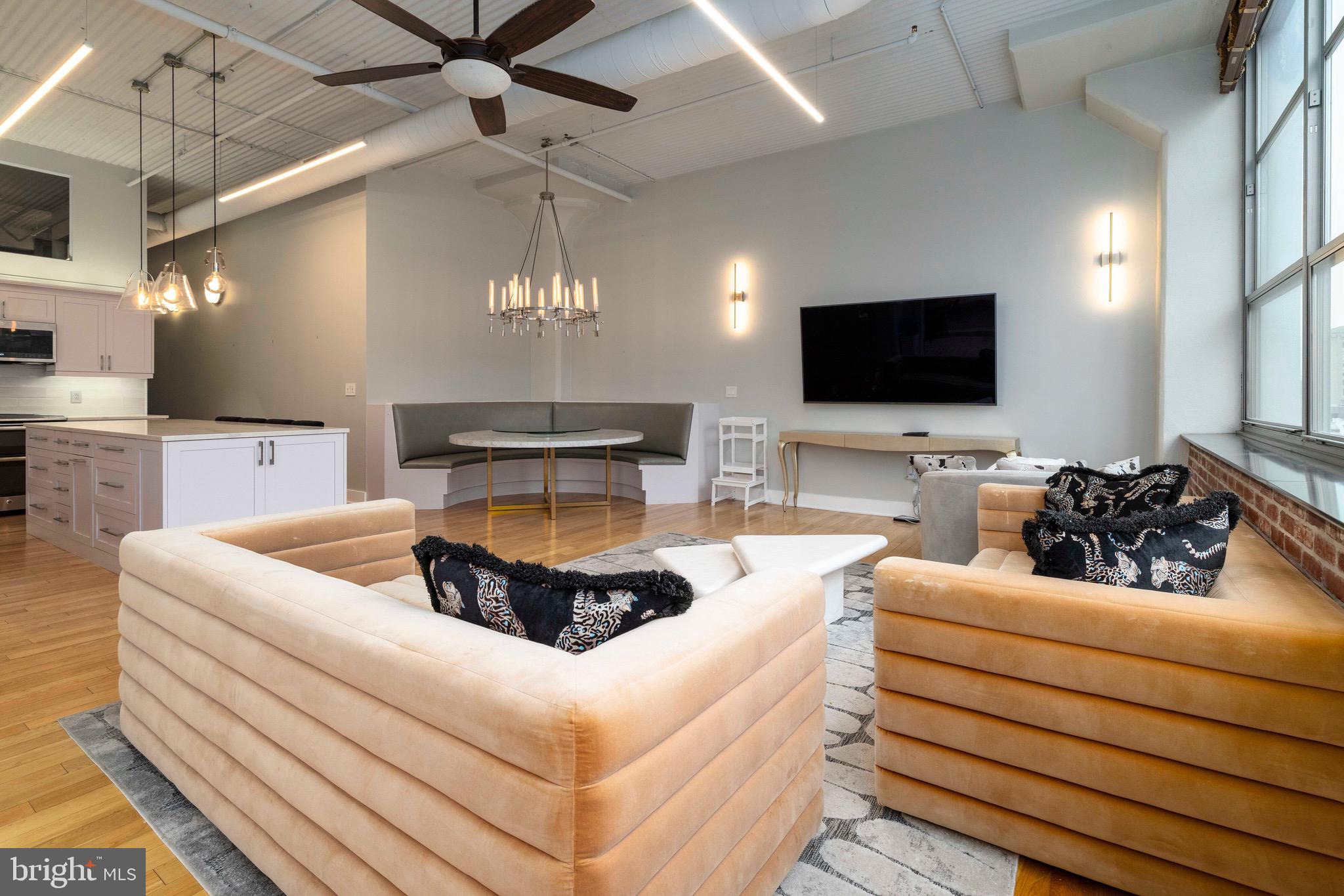 LOGAN SQUARE - Residential Lease