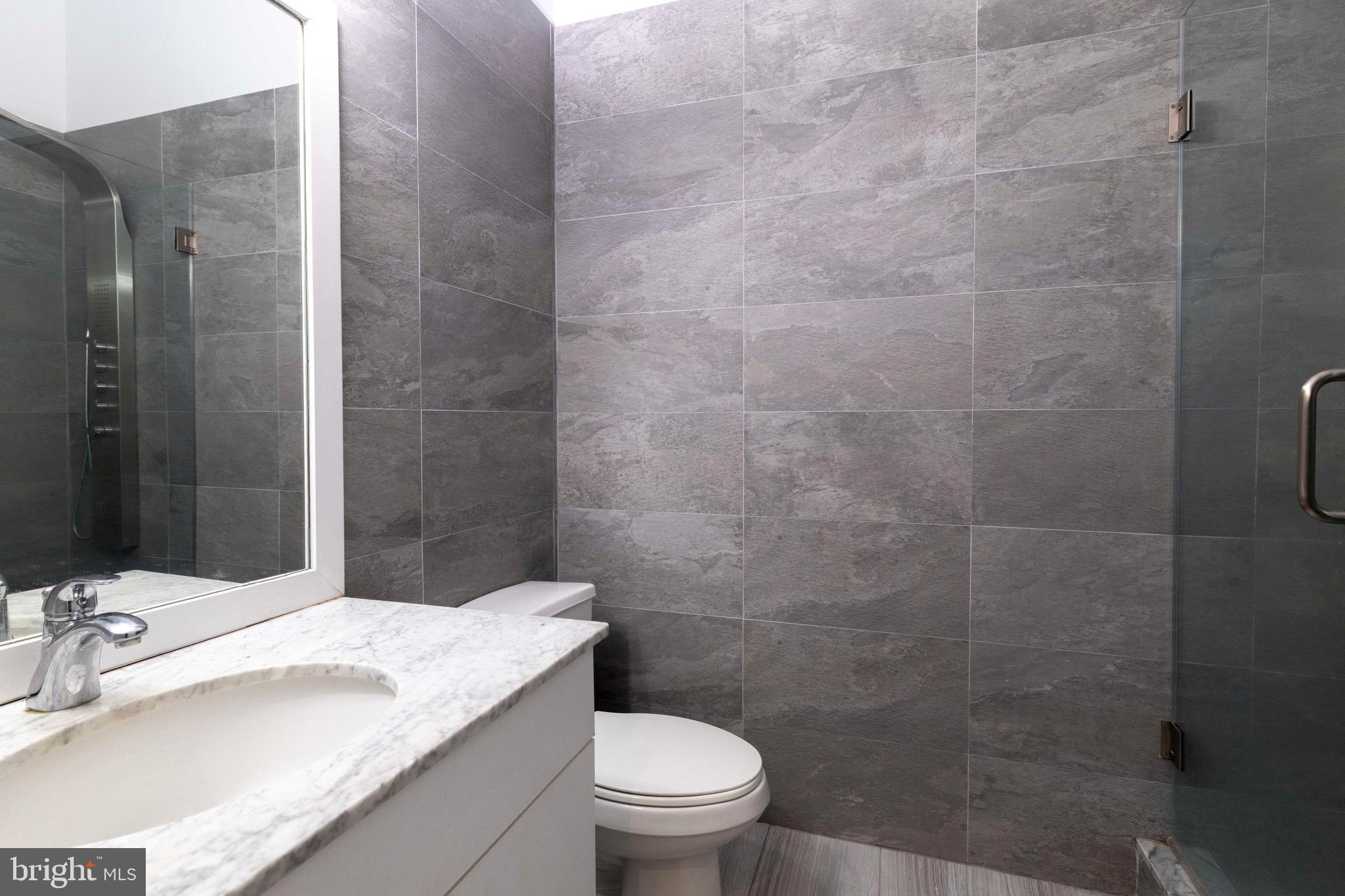 LOGAN SQUARE - Residential Lease