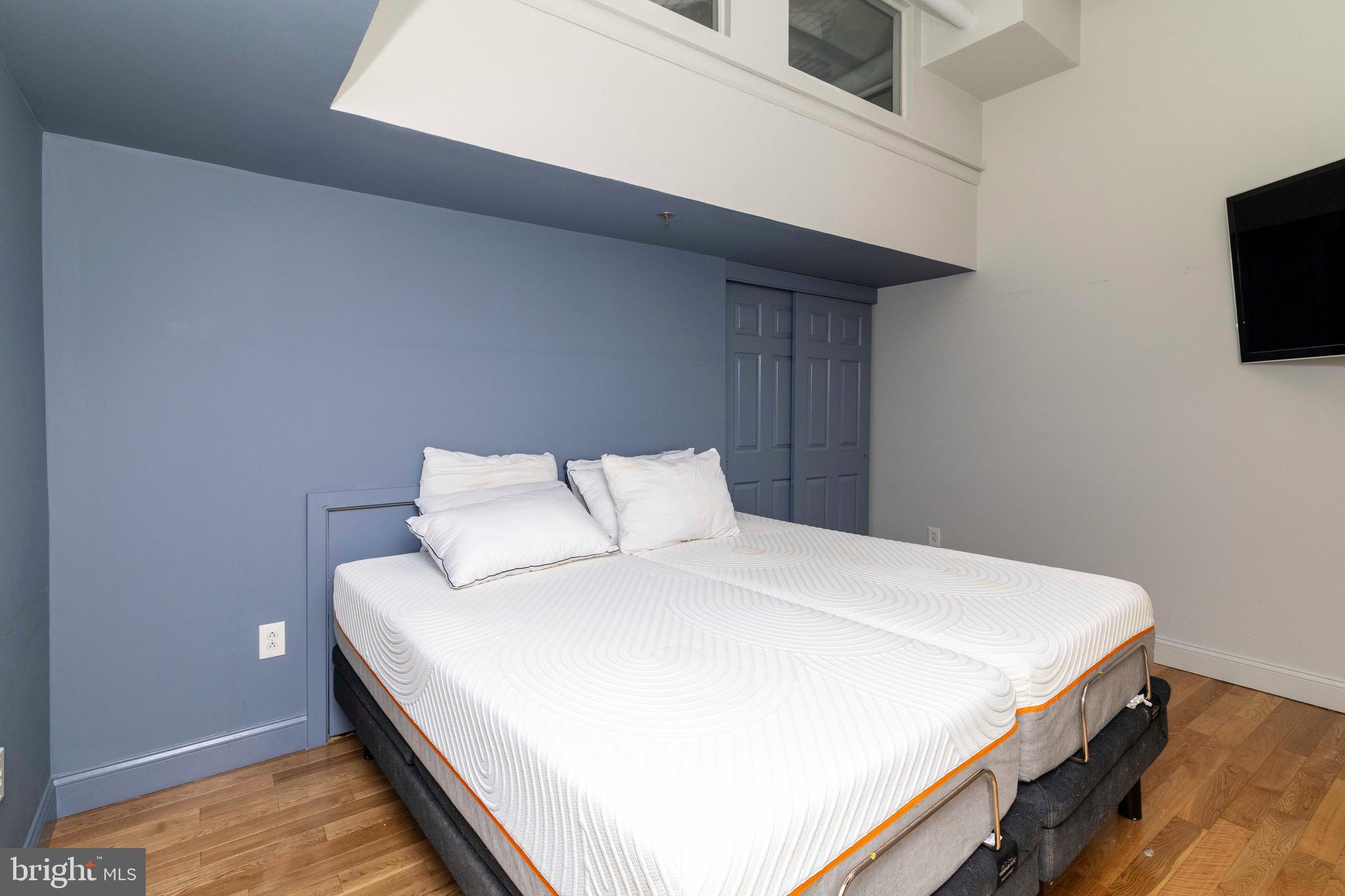 LOGAN SQUARE - Residential Lease