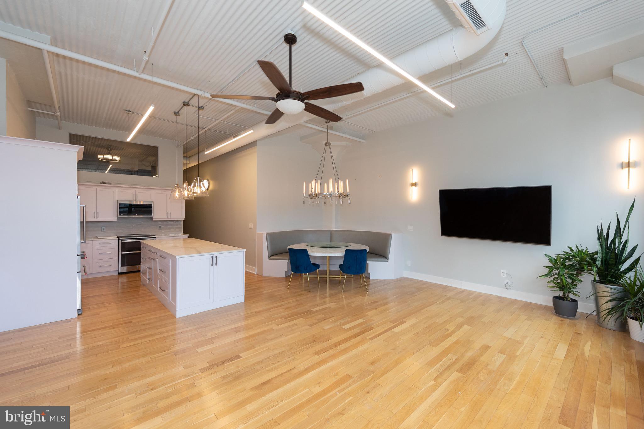 LOGAN SQUARE - Residential Lease