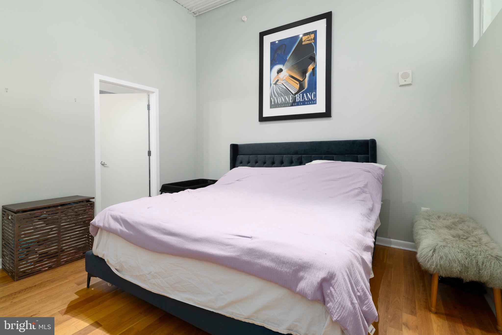 LOGAN SQUARE - Residential Lease