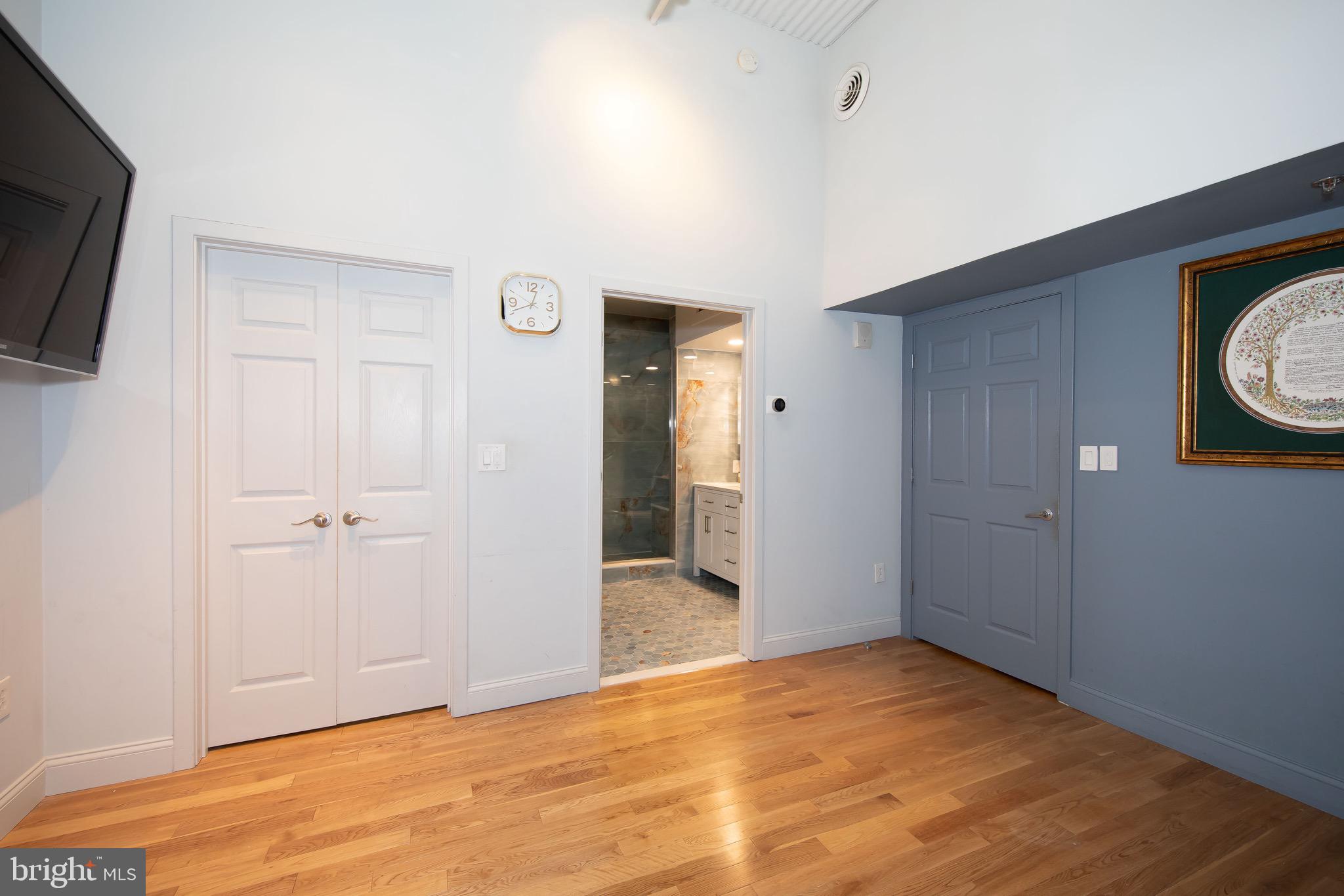 LOGAN SQUARE - Residential Lease