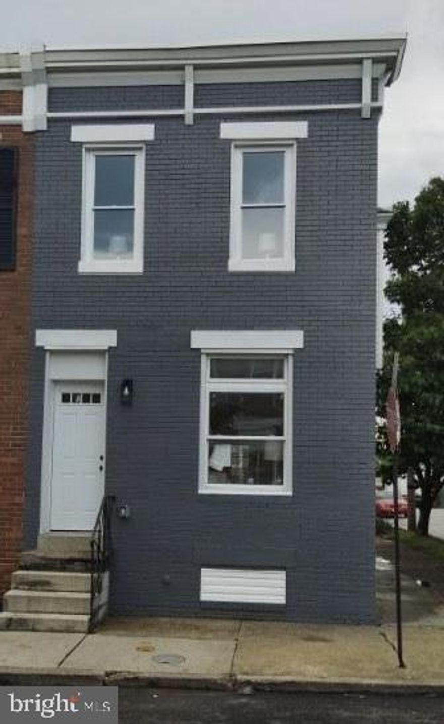 JUST REDUCED !You Do Not Want To Miss This Beauty! 3 Bedroom 2 Full Bath End Of The Group Rowhome. This home has been totally renovated from top to bottom open floor plan finished basement. All New Stainless Steel Appliances, Dishwasher, Breakfast Bar. You will fall in love in love with this one. Hurry too schedule your showing before this one is gone. 

Seller Request To Use Precise Title & Escrow.