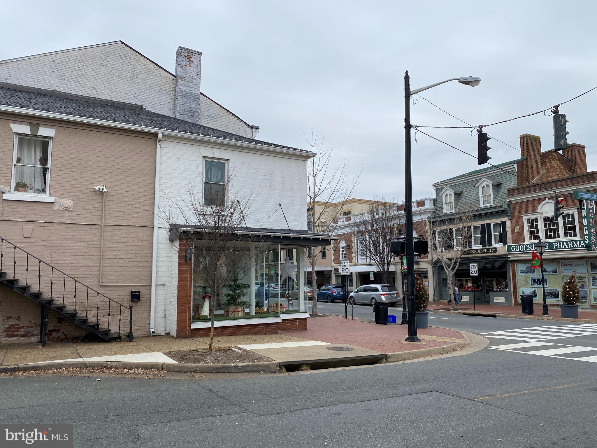 DOWNTOWN FREDERICKSBURG - Commercial Lease