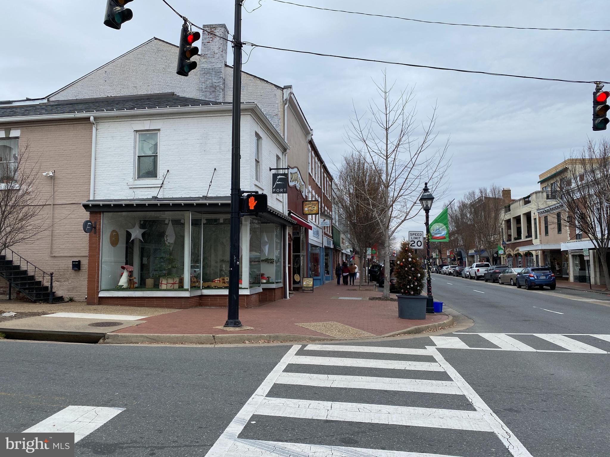 DOWNTOWN FREDERICKSBURG - Commercial Lease
