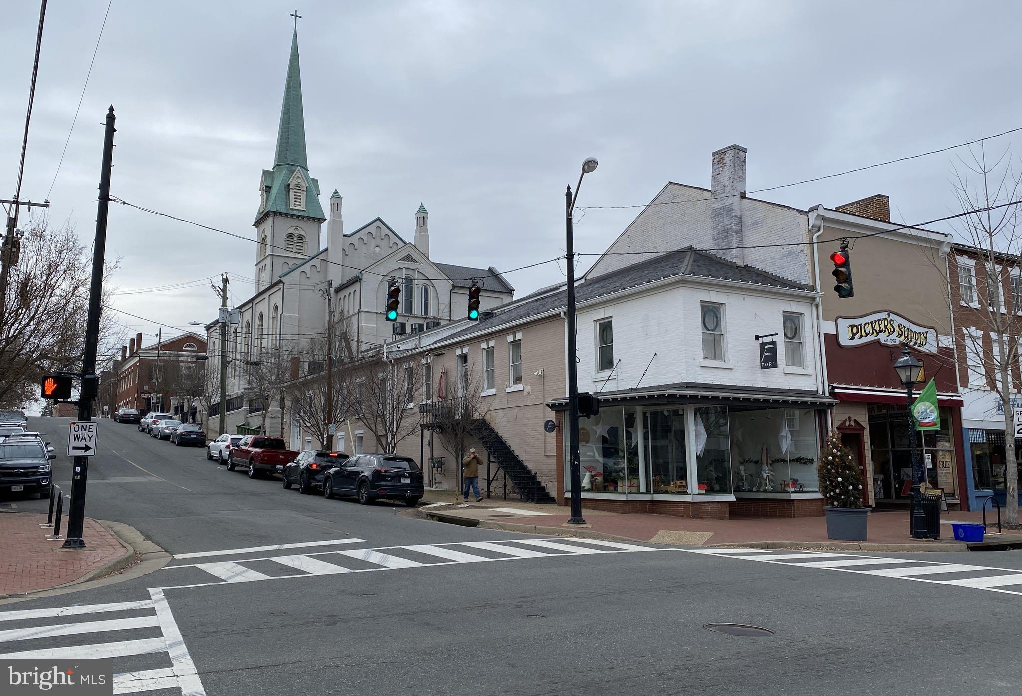 DOWNTOWN FREDERICKSBURG - Commercial Lease