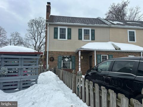 17 NAYLOR COURT QUAKERTOWN PA 18951