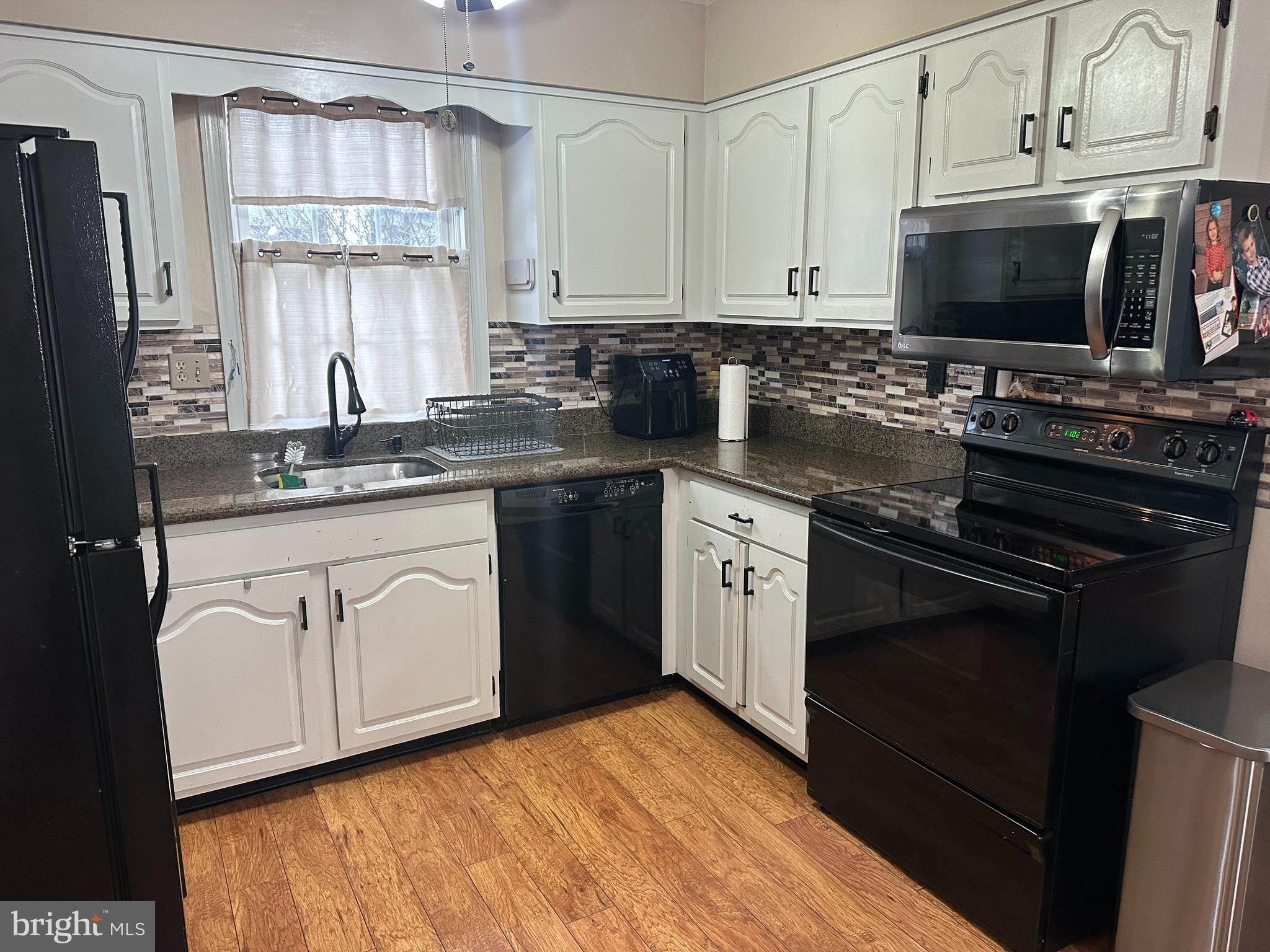 CEDAR GROVE ESTS - Residential