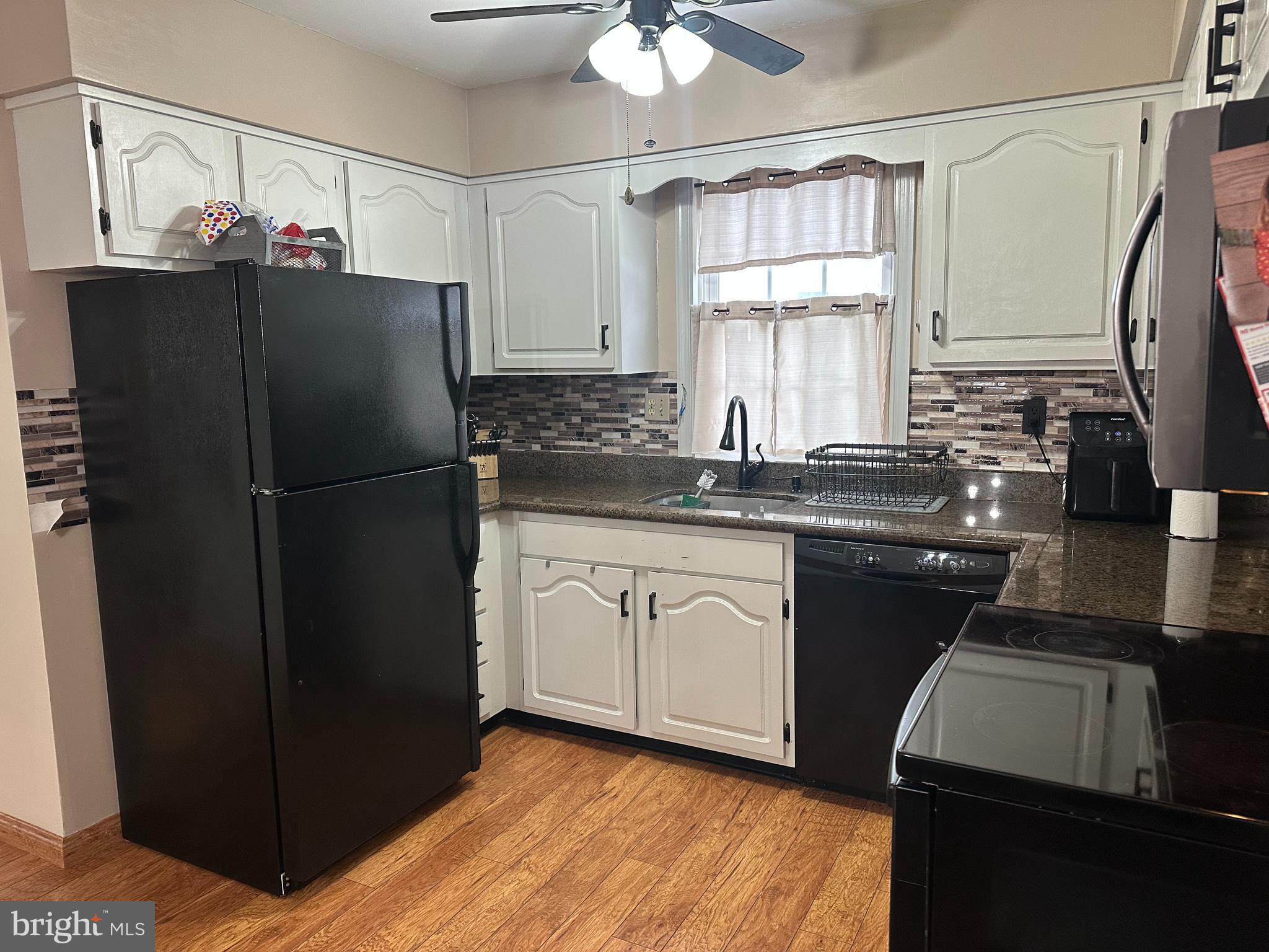 CEDAR GROVE ESTS - Residential