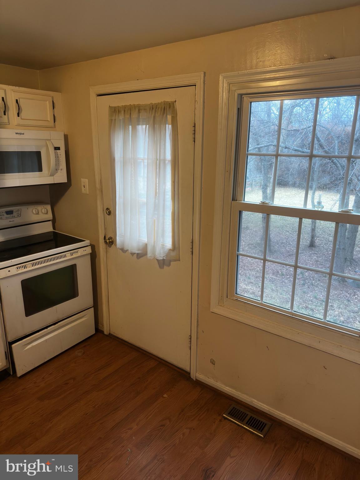 FOX MILL ESTATES - Residential