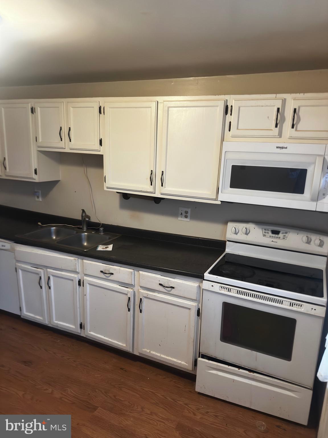 FOX MILL ESTATES - Residential