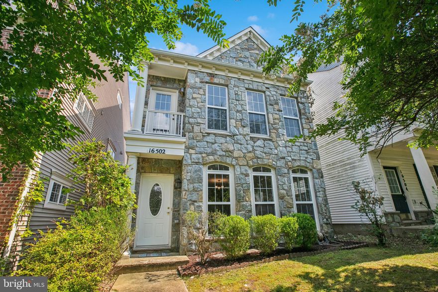 SCHEDULE YOUR SHOWING TODAY!

Welcome to your new home in the highly sought-after River Oaks community! This spacious 4-bedroom, 3.5-bath townhouse with a 2-car garage offers over 2,400 sq ft of comfortable living space. Freshly updated with brand-new carpet and fresh paint throughout, this home is move-in ready with plenty of opportunity to make it your own.

Enjoy the convenience of an in-unit washer and dryer, a bright and open floor plan, and a generous layout perfect for both relaxing and entertaining. Ideally located just minutes from I-95, you'll have quick access to shopping, dining, and entertainment options.

Whether you're a first-time homebuyer or looking to upgrade, this home has everything you need in a vibrant, commuter-friendly neighborhood.

✨ Don’t miss your chance—schedule your private tour today!