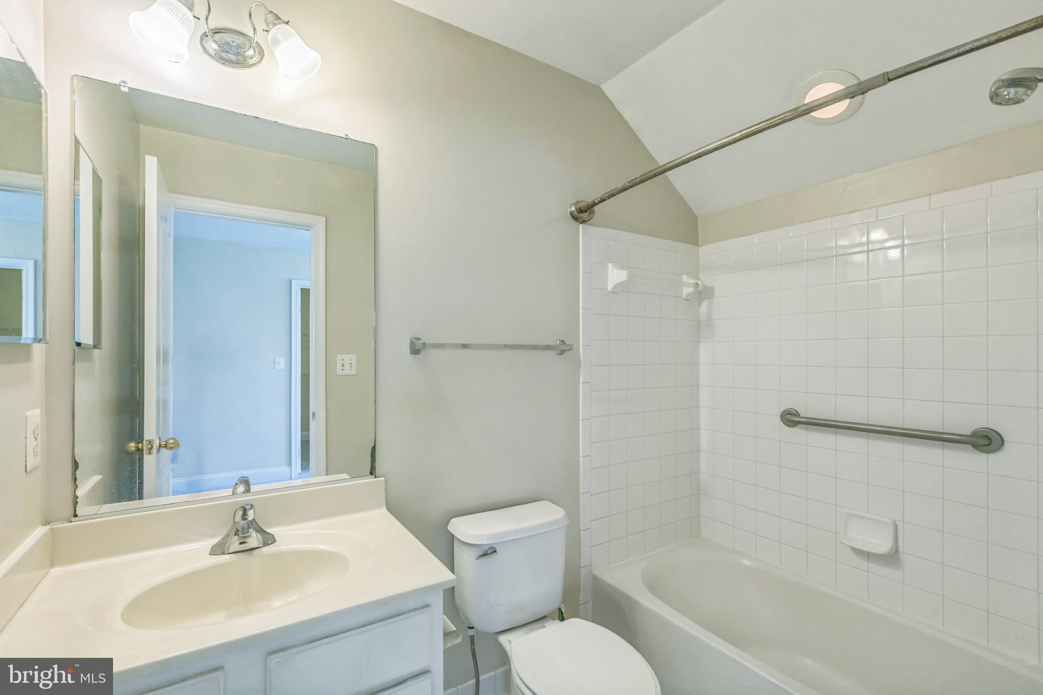 RIVER OAKS - Residential