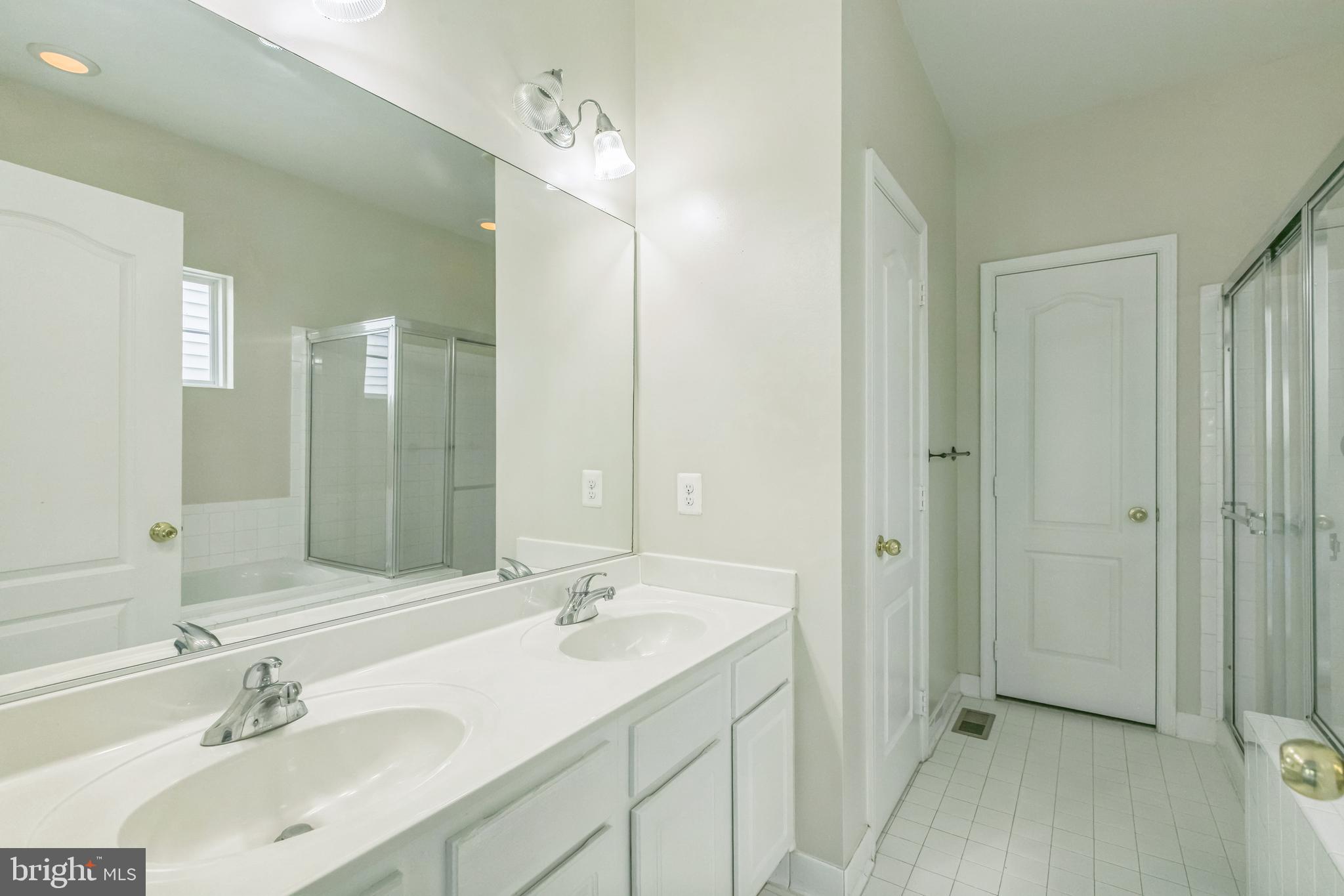 RIVER OAKS - Residential