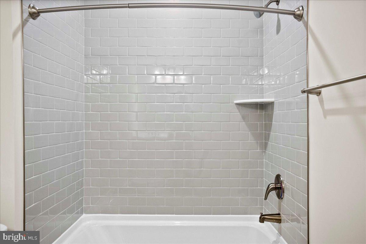 HUNTWELL WEST - Residential