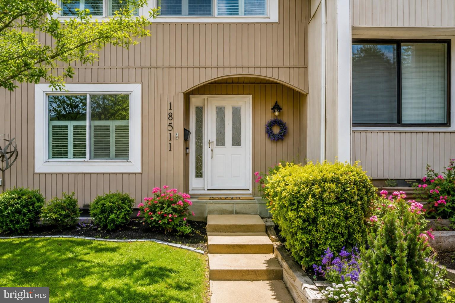 18511 EAGLES ROOST DRIVE