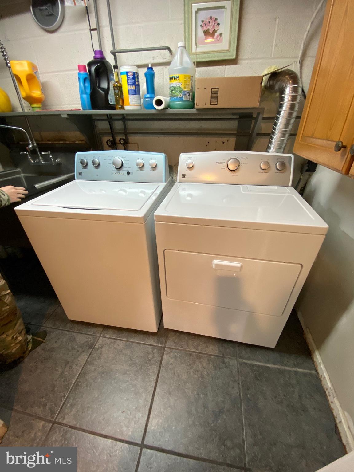 SUNNYBROOK ESTATES - Residential Lease