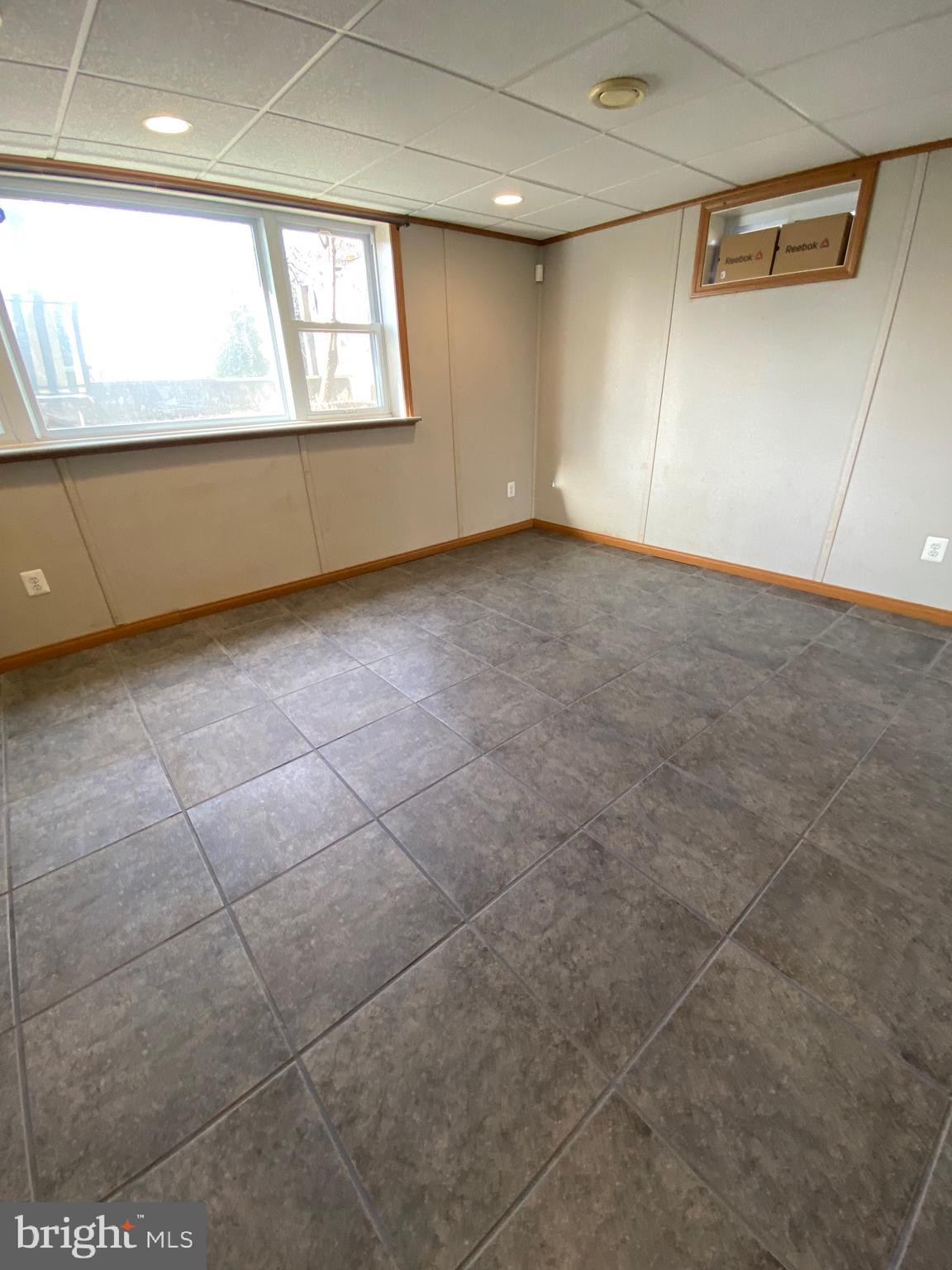 SUNNYBROOK ESTATES - Residential Lease