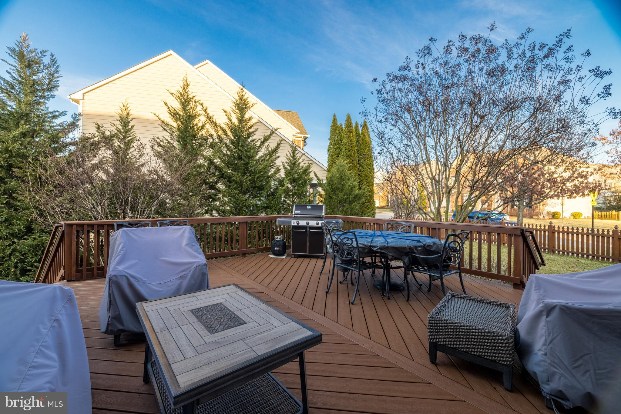 LANSDOWNE ON THE POTOMAC - Residential